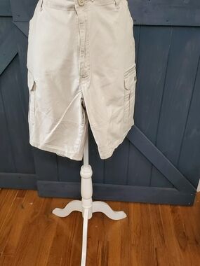 Wrangler Men's Cargo Shorts in Light Khaki